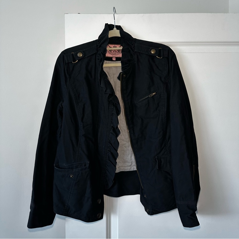 Here’s are various women’s coats/jacket. Will sell individually or bundle sz S/M